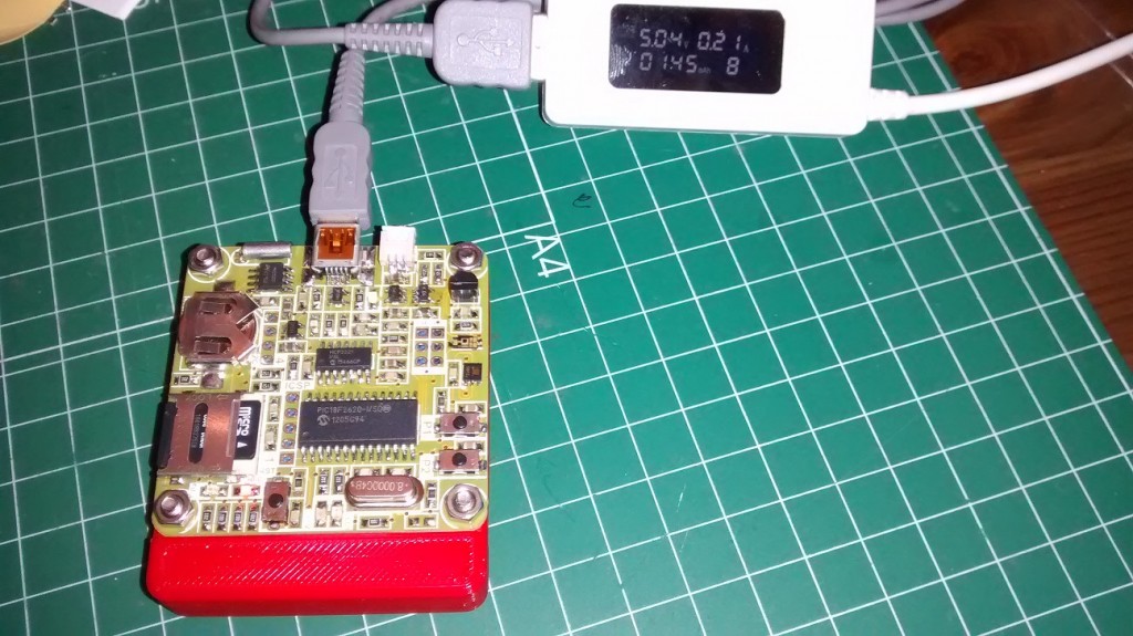 Portable temperature, humidity and light ambient datalogger
